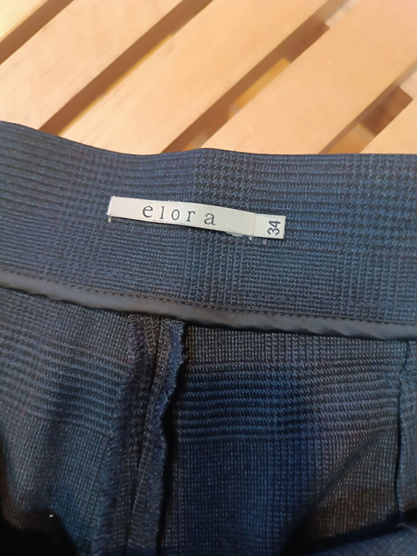 Pantalón de vestir cigarro con estampado y cinturón Elora XS – photo 7